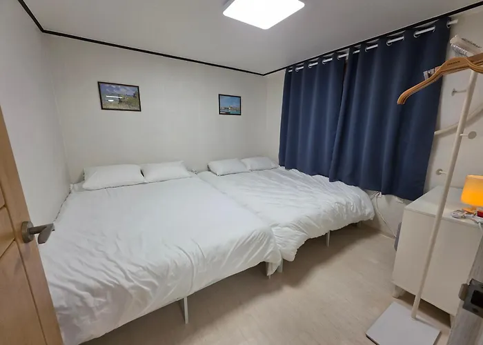 Villa 서울역도보5분2룸6인가능캐리어무료보관홍대명동 최고입지4 *