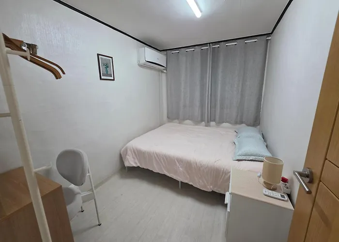 Villa 서울역도보5분2룸6인가능캐리어무료보관홍대명동 최고입지4 *